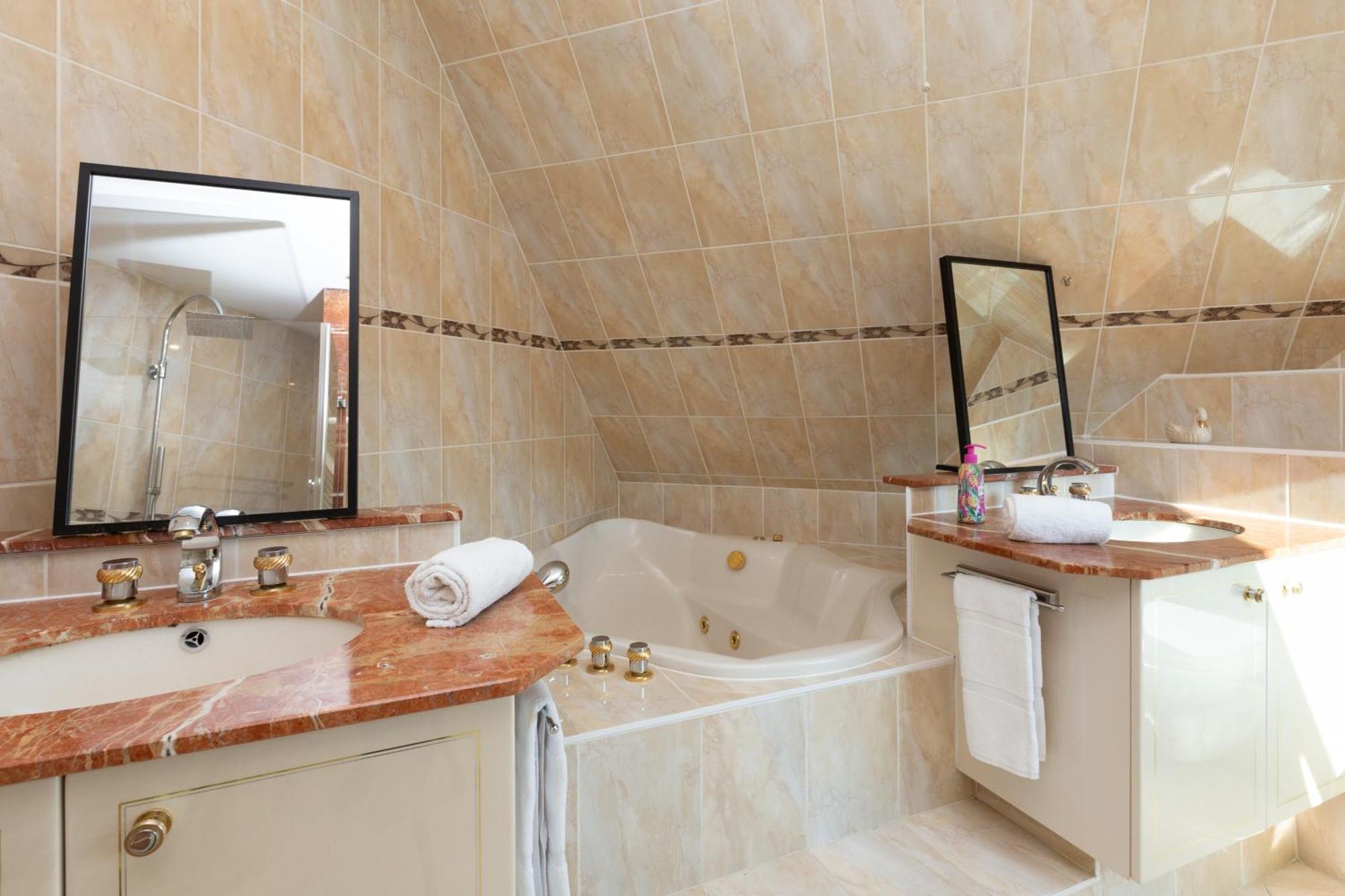 Gites Spa Strasbourg - Villa Ours - Spa Prive, Sauna, Borne D'Arcade, Babyfoot Ittenheim Exterior foto