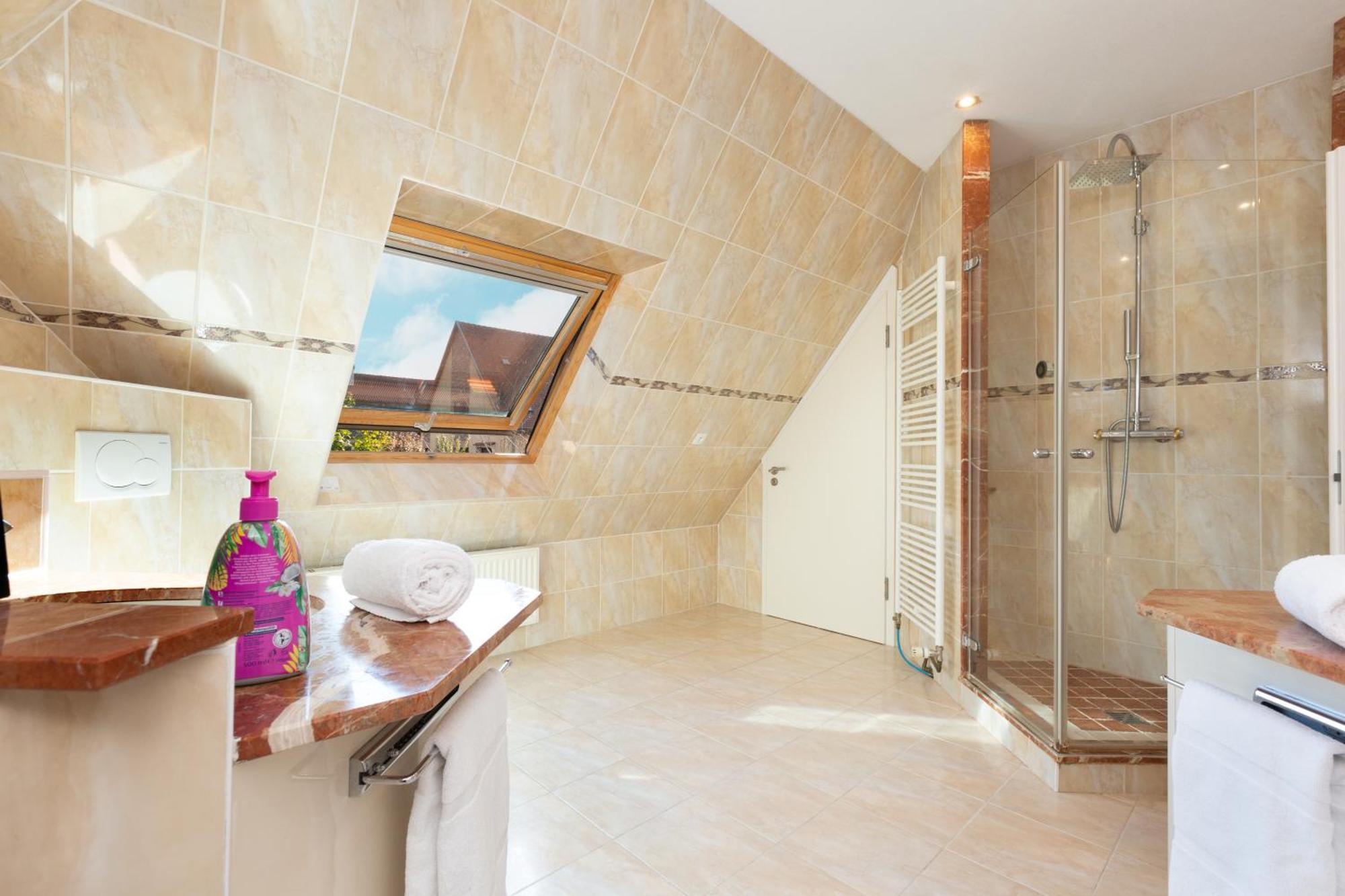 Gites Spa Strasbourg - Villa Ours - Spa Prive, Sauna, Borne D'Arcade, Babyfoot Ittenheim Exterior foto